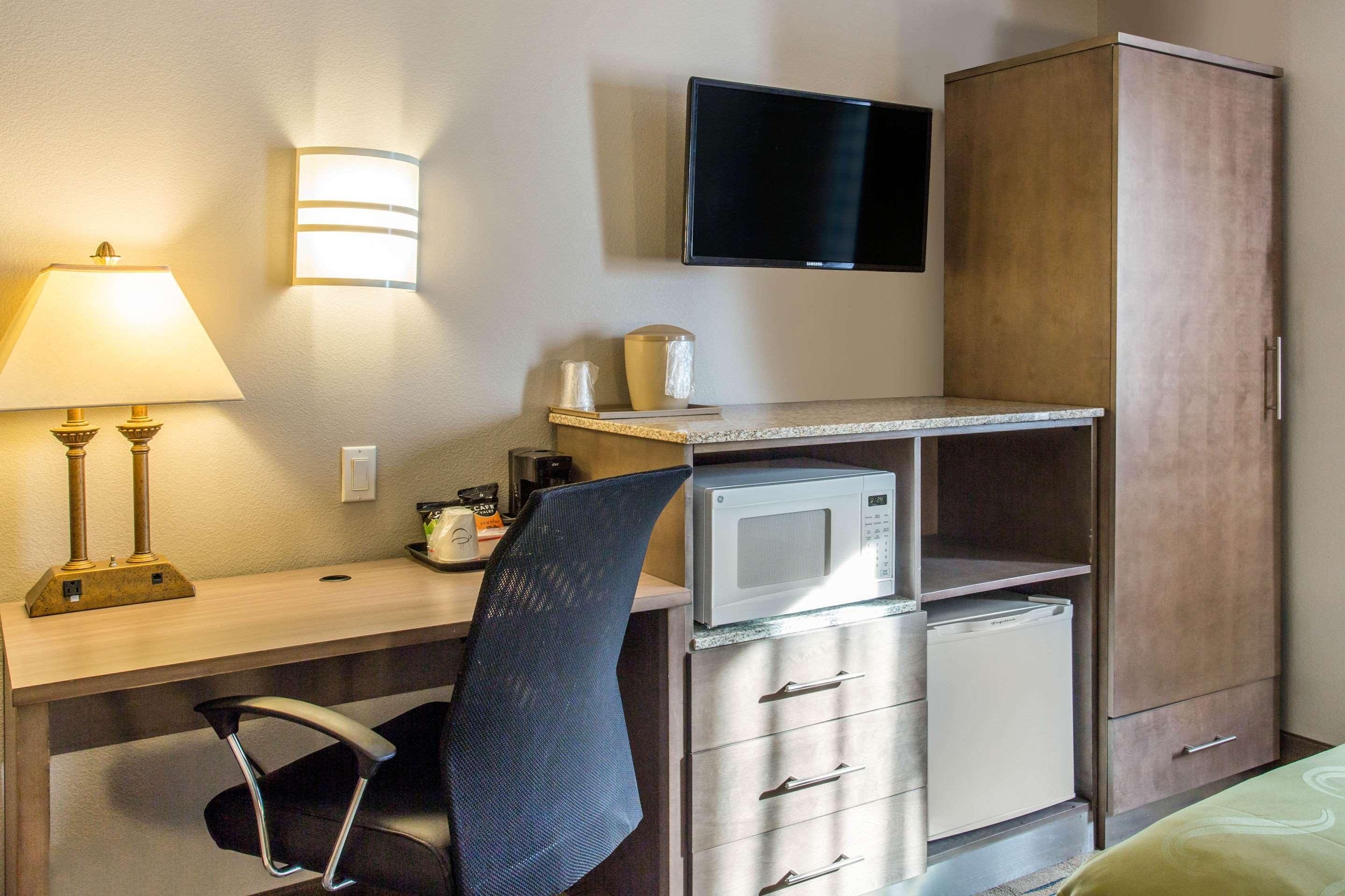 Quality Inn Moriarty Экстерьер фото