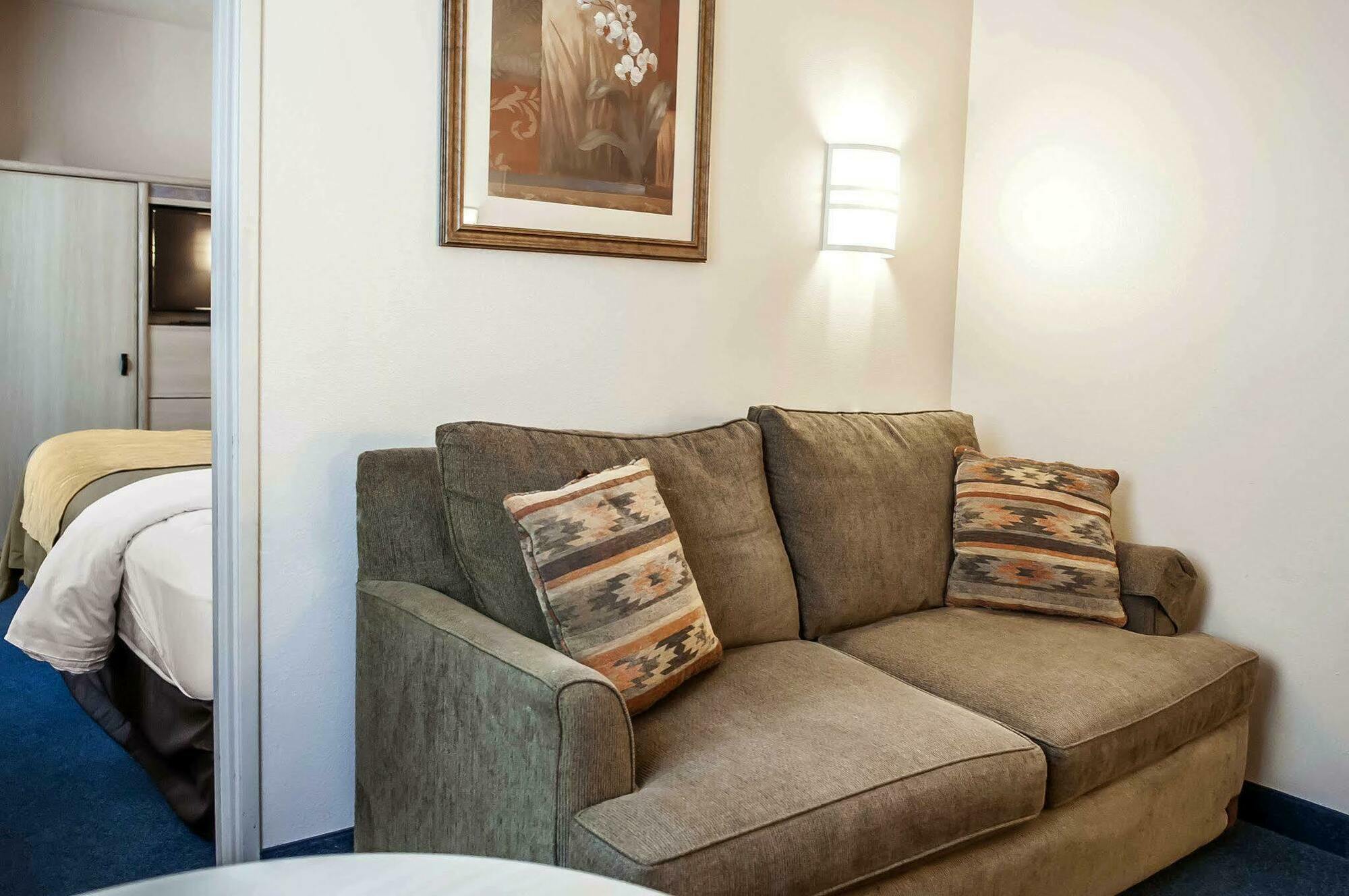 Quality Inn Moriarty Экстерьер фото