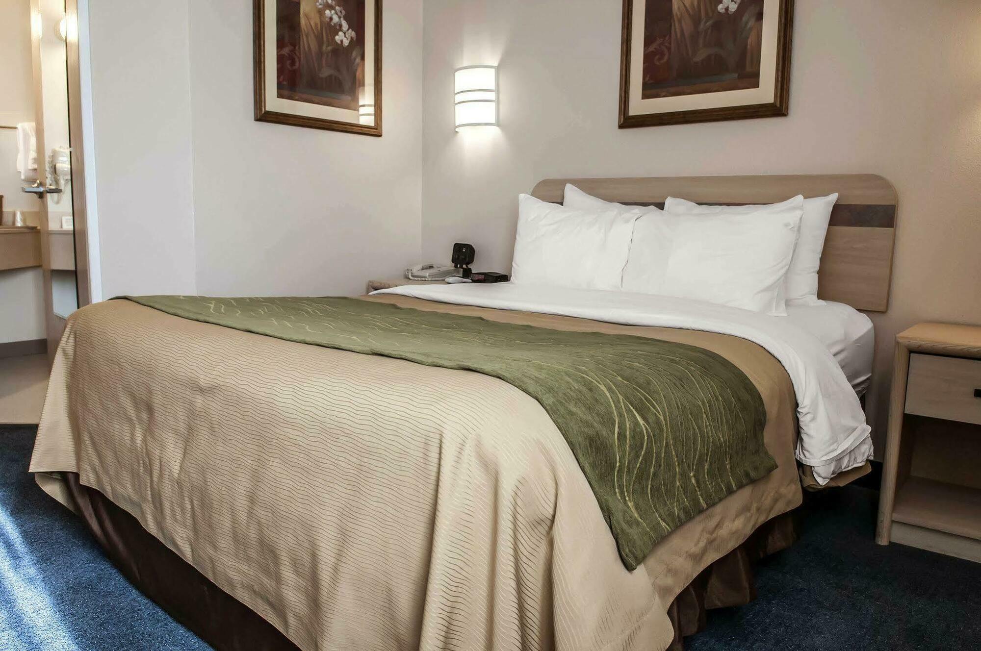 Quality Inn Moriarty Экстерьер фото
